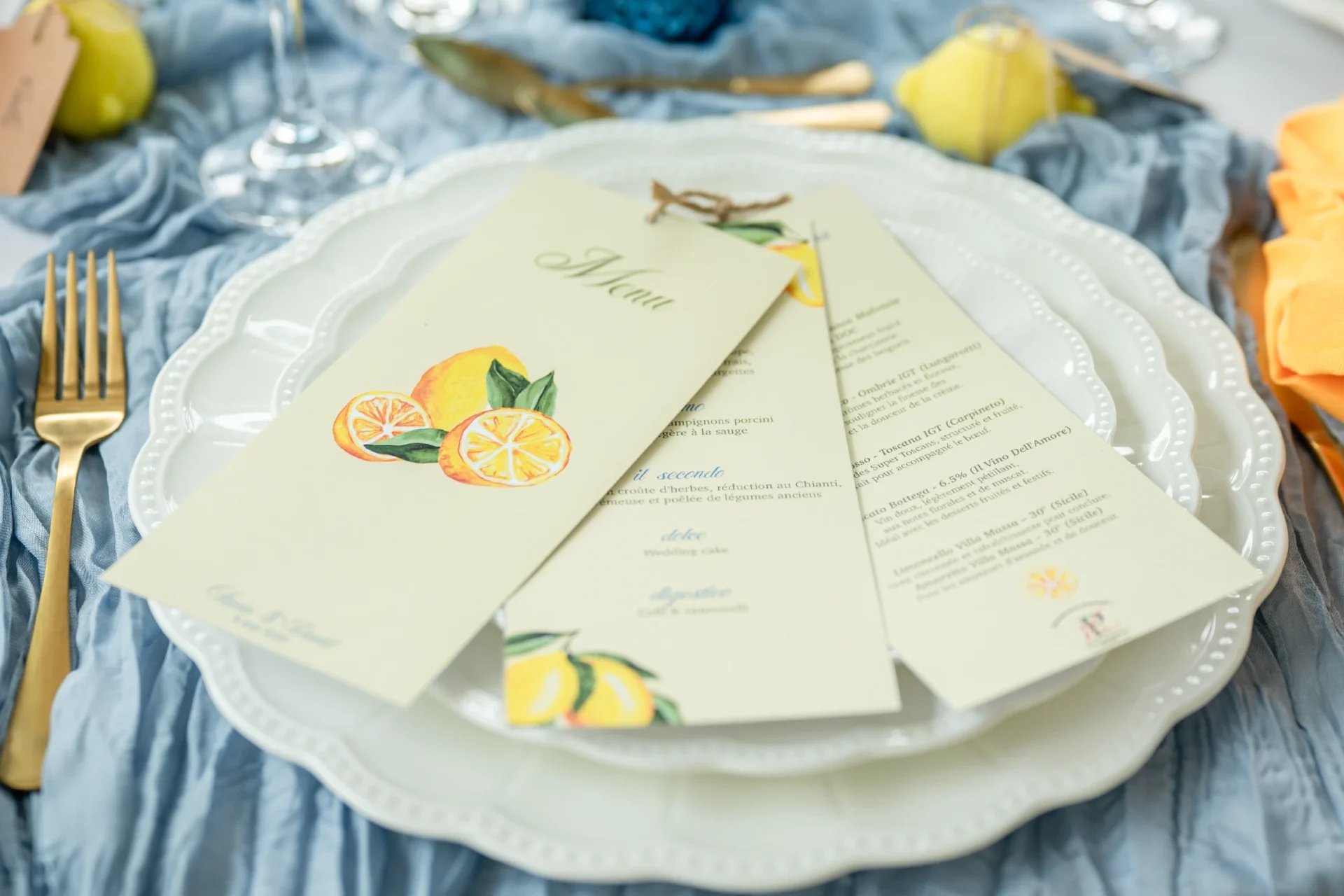 Menu en trois volets avec carte des vins, pour le mariage Dolce Vita